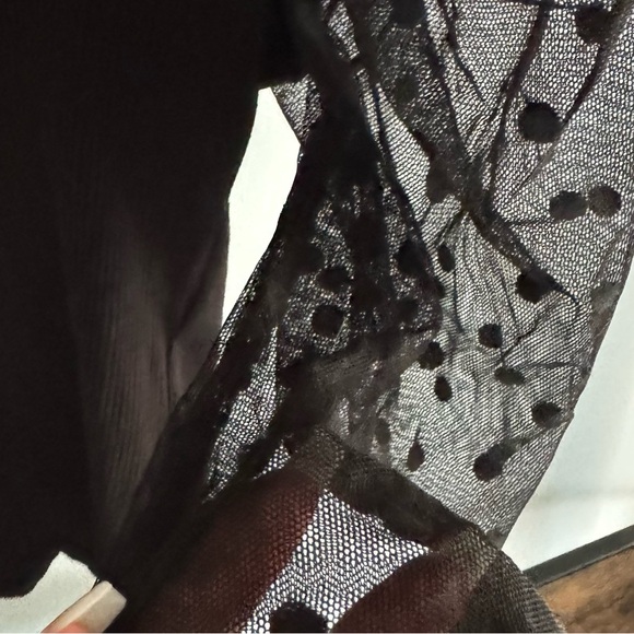 NWT Francesca’s Alexa Clip Dot Knit Top XS - Picture 5 of 5